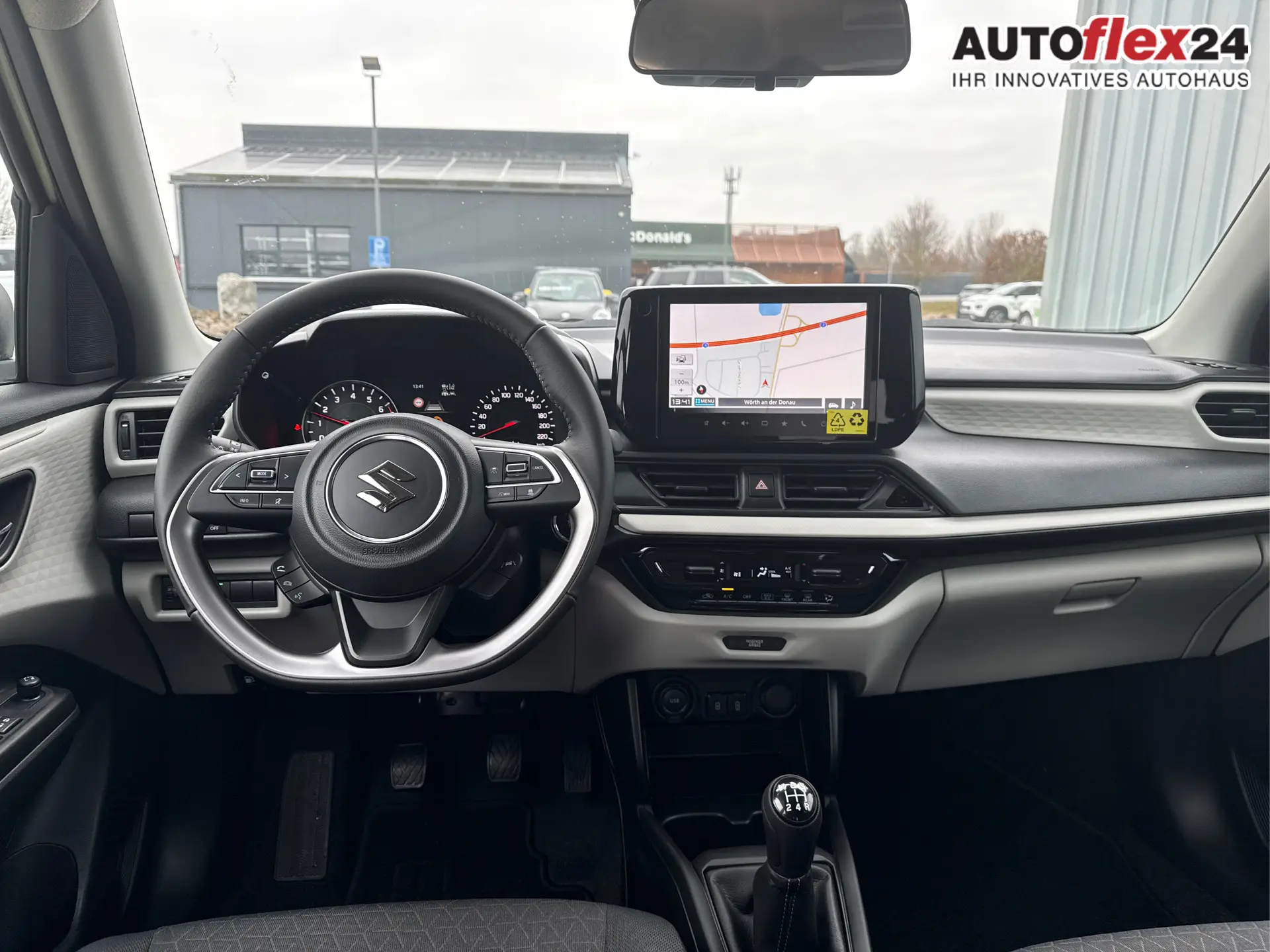 Suzuki Swift Lager fahrzeug