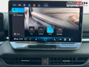 VW T-Roc Life 1,5 eTSI DSG LED Plus Anhängerkupp... Bild 23