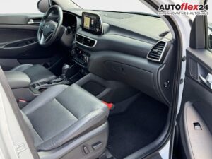 HYUNDAI Tucson 1.6 Passion + 4WD  AT Pan 360° AHK 4xS... Bild 10
