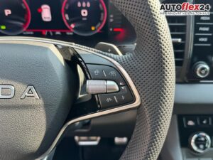 SKODA Karoq Sportline 1,5 TSI DSG 2ZKlimaautomatik ... Bild 15