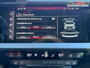 AUDI A3 S line TFSI 150 tronic AHK Matrix ACC elHk... Bild 24