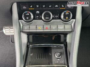SKODA Karoq Sportline 1,5 TSI DSG 2ZKlimaautomatik ... Bild 17
