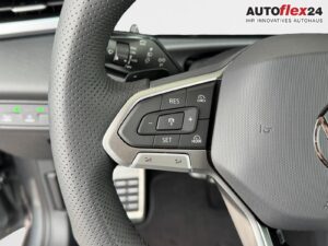 VW T-Roc R-Line 1,5 eTSI DSG LED Plus Anhängerku... Bild 14