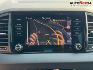 SKODA Karoq Sportline 1,5 TSI DSG 2ZKlimaautomatik ... Bild 21