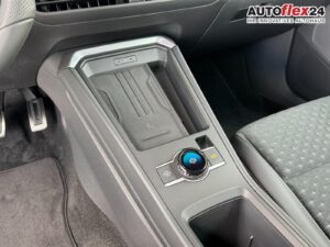 VW T-Roc R-Line 1,5 eTSI DSG LED Plus Anhängerku... Bild 16