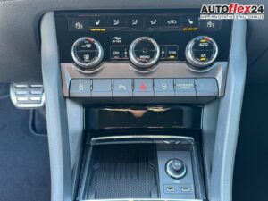 SKODA Karoq Sportline 2,0 TDI DSG 2ZKlimaautomatik ... Bild 17
