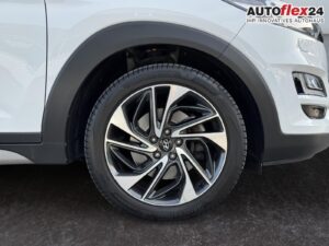 HYUNDAI Tucson 1.6 Passion + 4WD  AT Pan 360° AHK 4xS... Bild 9