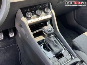 SKODA Karoq Sportline 2,0 TSI 4x4 DSG Leder 2ZKlima... Bild 16