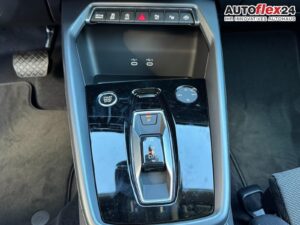 AUDI A3 S line TFSI 150 tronic AHK Matrix ACC elHk... Bild 17