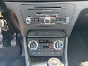 AUDI Q3 2.0 TDI quattro S Line AHK PDC STHZ Bild 12