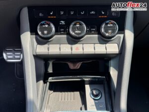 SKODA Karoq Sportline 2,0 TSI 4x4 DSG Leder 2ZKlima... Bild 18