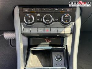 SKODA Karoq Extra Plus 1,5 TSI DSG 2Zoklima 2xEinp... Bild 17