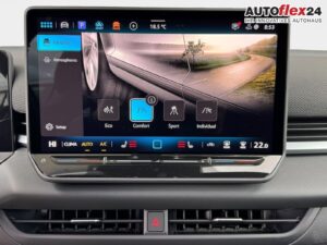 VW T-Roc R-Line 1,5 eTSI DSG LED Plus Anhängerku... Bild 23
