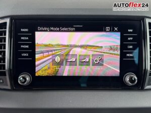 SKODA Karoq Sportline 1,5 TSI DSG 2ZKlimaautomatik ... Bild 21