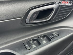 HYUNDAI i20 Black Edition 1,0 T GDI DCT-7 Navigation ... Bild 24