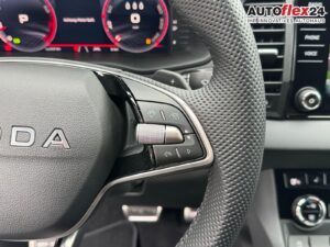 SKODA Karoq Sportline 1,5 TSI DSG 2ZKlimaautomatik ... Bild 15