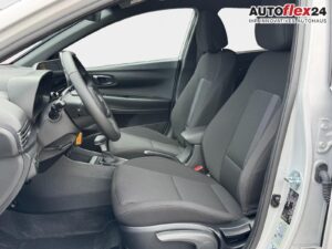 HYUNDAI i20 Black Edition 1,0 T GDI DCT-7 Navigation ... Bild 25
