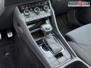 SKODA Karoq Sportline 1,5 TSI DSG Pano Standh Navi ... Bild 16