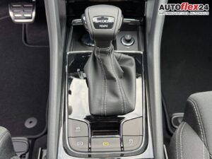SKODA Karoq Sportline 2,0 TSI 4x4 DSG 2ZKlimaautoma... Bild 16