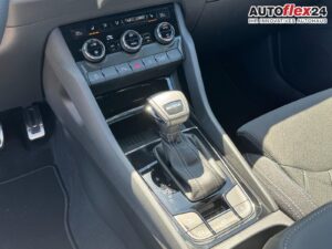 SKODA Karoq Sportline 1,5 TSI DSG 2ZKlima AHK 4x Si... Bild 16