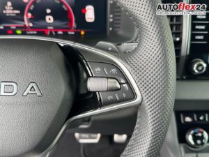 SKODA Karoq Sportline 1,5 TSI DSG 2ZKlimaautomatik ... Bild 15