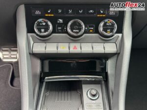 SKODA Karoq Sportline 1,5 TSI DSG 2ZKlimaautomatik ... Bild 17