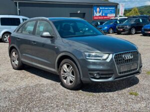 AUDI Q3 2.0 TDI quattro S Line AHK PDC STHZ Bild 2