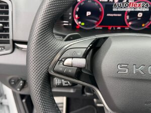 SKODA Karoq Sportline 1,5 TSI DSG 2ZKlimaautomatik ... Bild 14