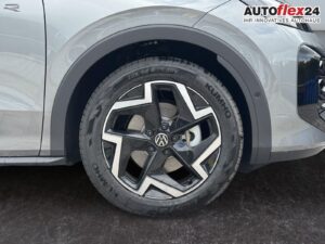 VW T-Roc R-Line 1,5 eTSI DSG LED Plus Anhängerku... Bild 9