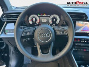 AUDI A3 S line TFSI 150 tronic AHK Matrix ACC elHk... Bild 13