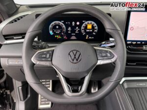 VW T-Roc R-Line 1,5 eTSI DSG LED Plus Anhängerku... Bild 13
