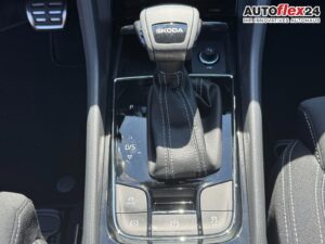 SKODA Karoq Sportline 1,5 TSI DSG 2ZKlima AHK 4x Si... Bild 17