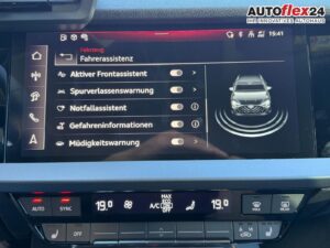 AUDI A3 S line TFSI 150 tronic AHK Matrix ACC elHk... Bild 26