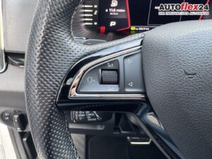 SKODA Karoq Sportline 1,5 TSI DSG Pano Standh Navi ... Bild 14