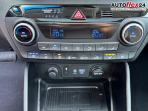 HYUNDAI Tucson 1.6 Passion + 4WD  AT Pan 360° AHK 4xS... Bild 18