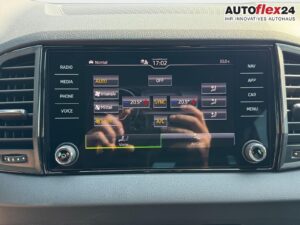 SKODA Karoq Sportline 1,5 TSI DSG 2ZKlimaautomatik ... Bild 19