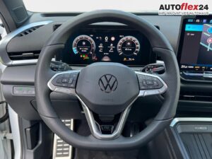 VW T-Roc R-Line 1,5 eTSI DSG LED Plus Anhängerku... Bild 13