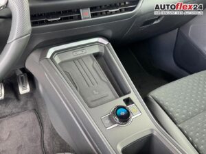 VW T-Roc R-Line 1,5 eTSI DSG LED Plus Anhängerku... Bild 16