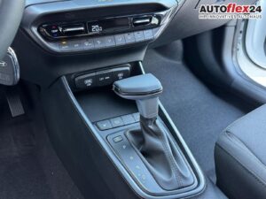 HYUNDAI i20 Black Edition 1,0 T GDI DCT-7 Navigation ... Bild 16