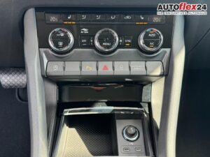 SKODA Karoq Extra Plus 2,0 TDI DSG 2Zoklima 2xEinp... Bild 18