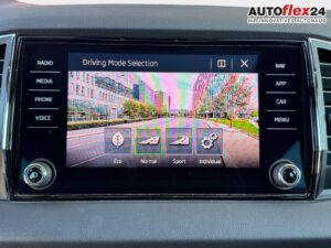 SKODA Karoq Sportline 1,5 TSI DSG Pano Standh Navi ... Bild 21